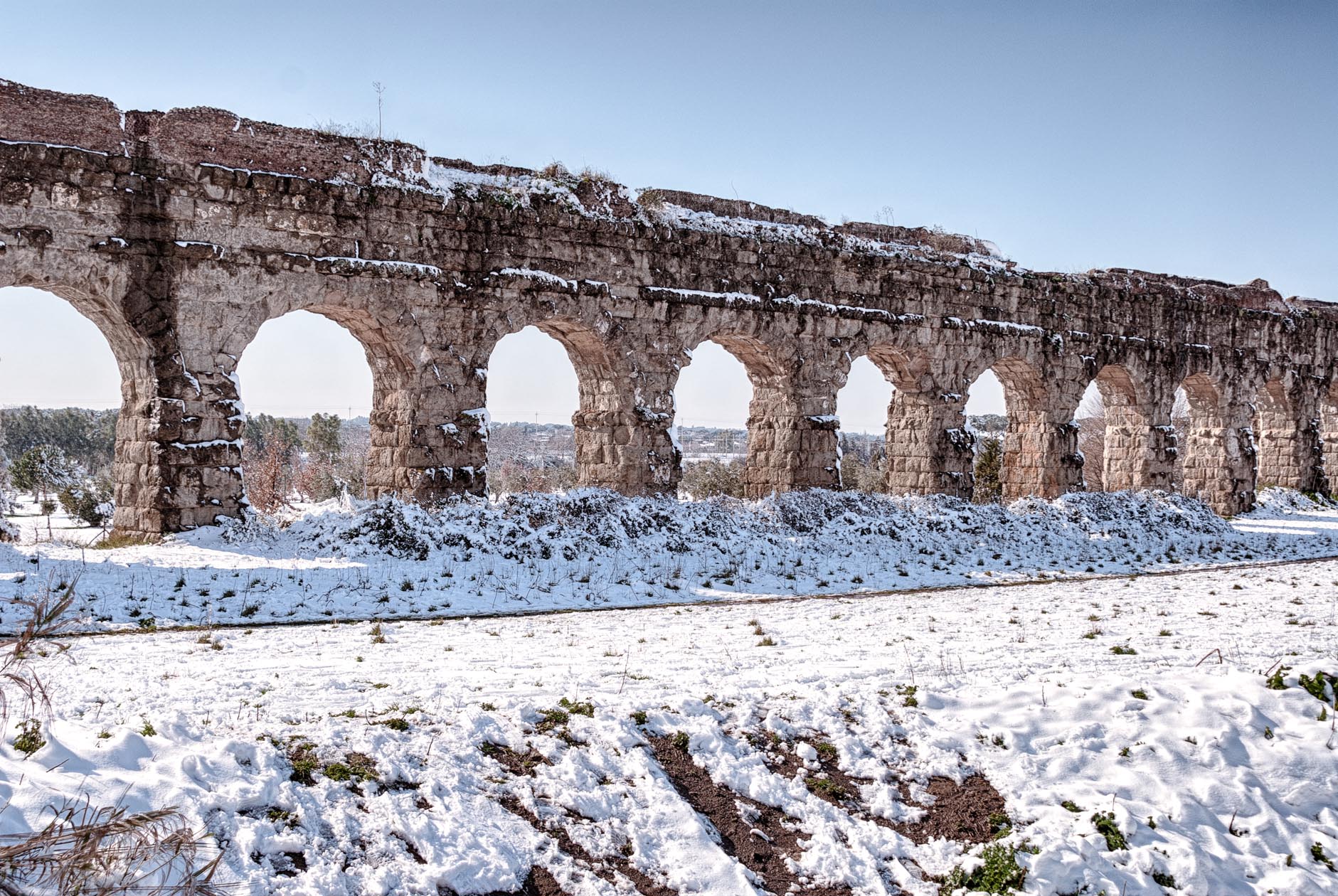 Snow on aqueducts